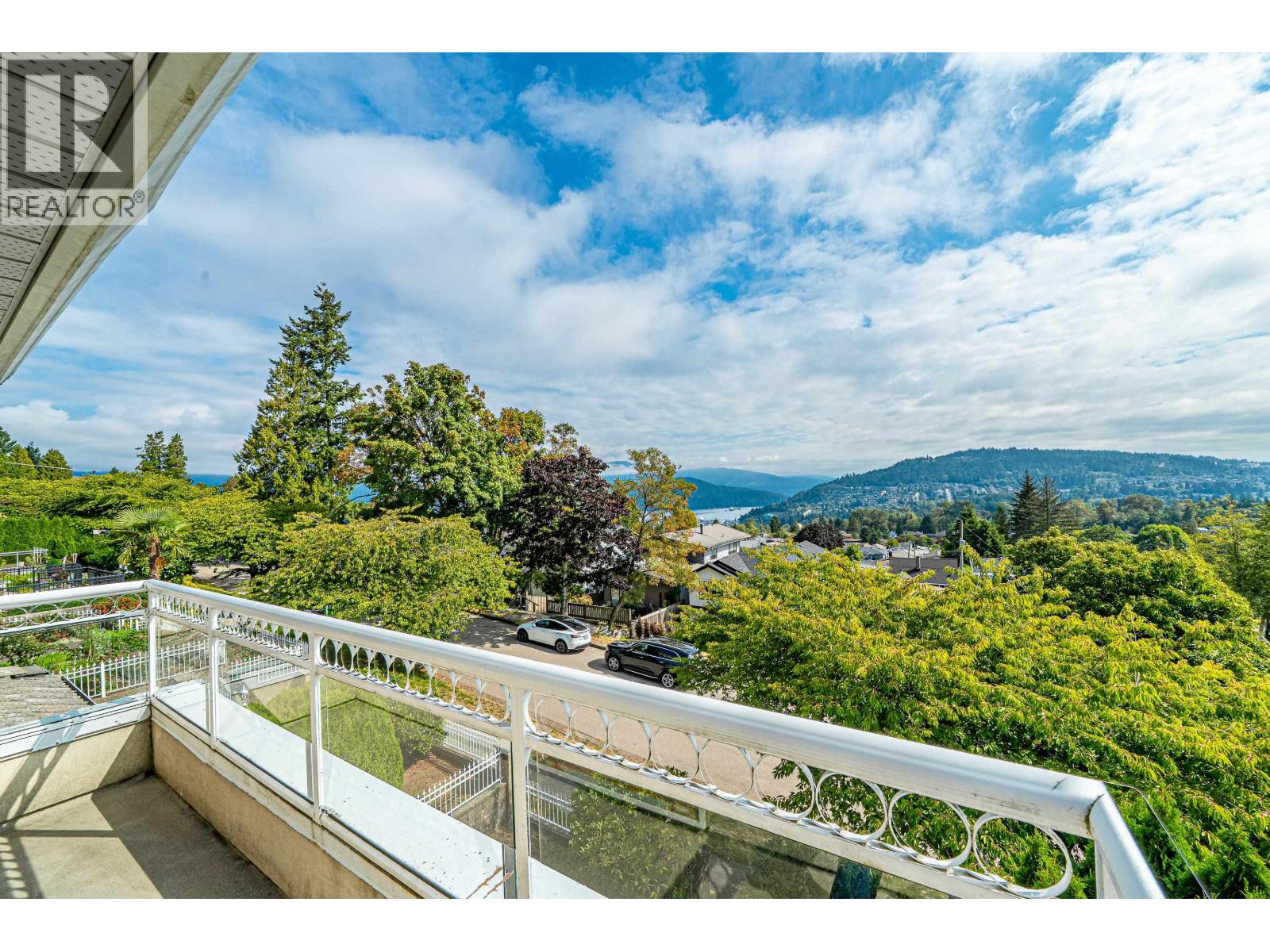 155 ELLESMERE AVENUE, Burnaby