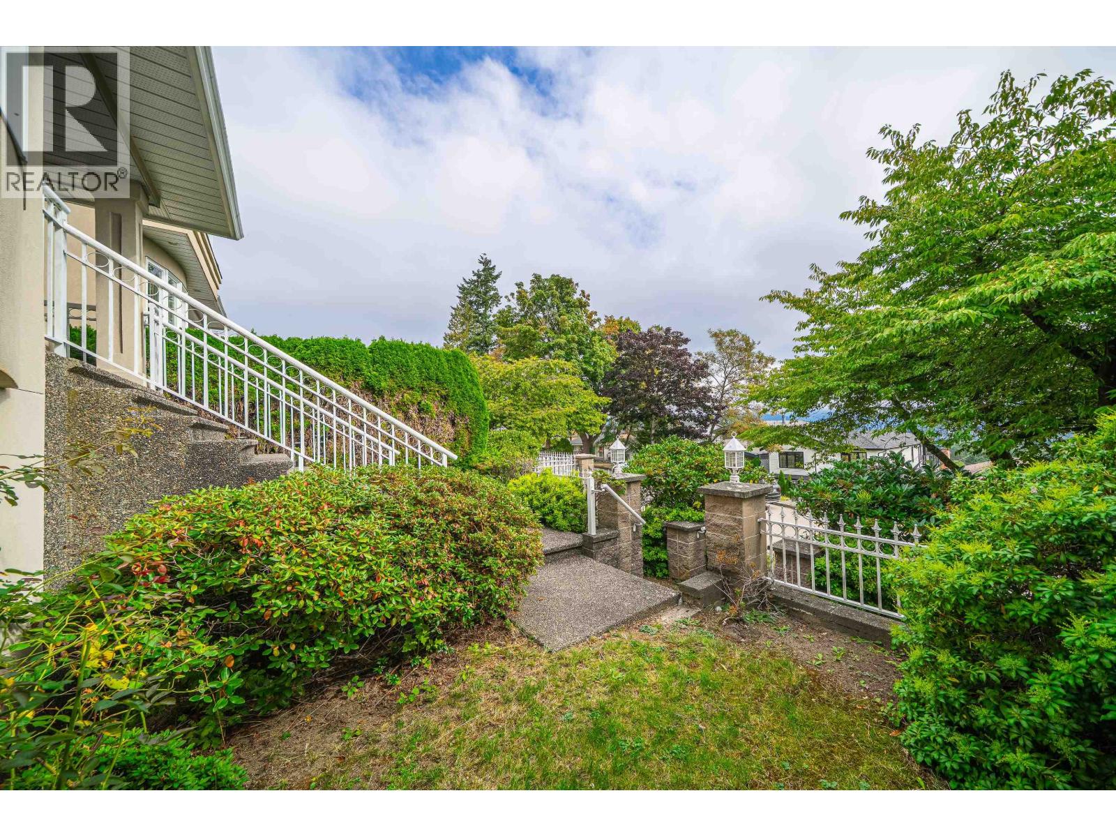 155 ELLESMERE AVENUE, Burnaby