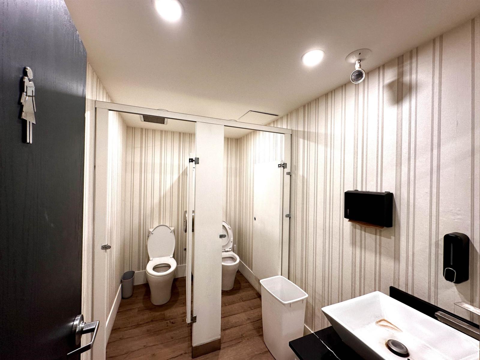 100 15057 MARINE DRIVE, White Rock