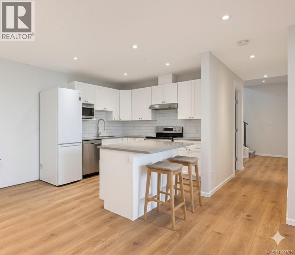 176 Baynes Dr, Fanny Bay