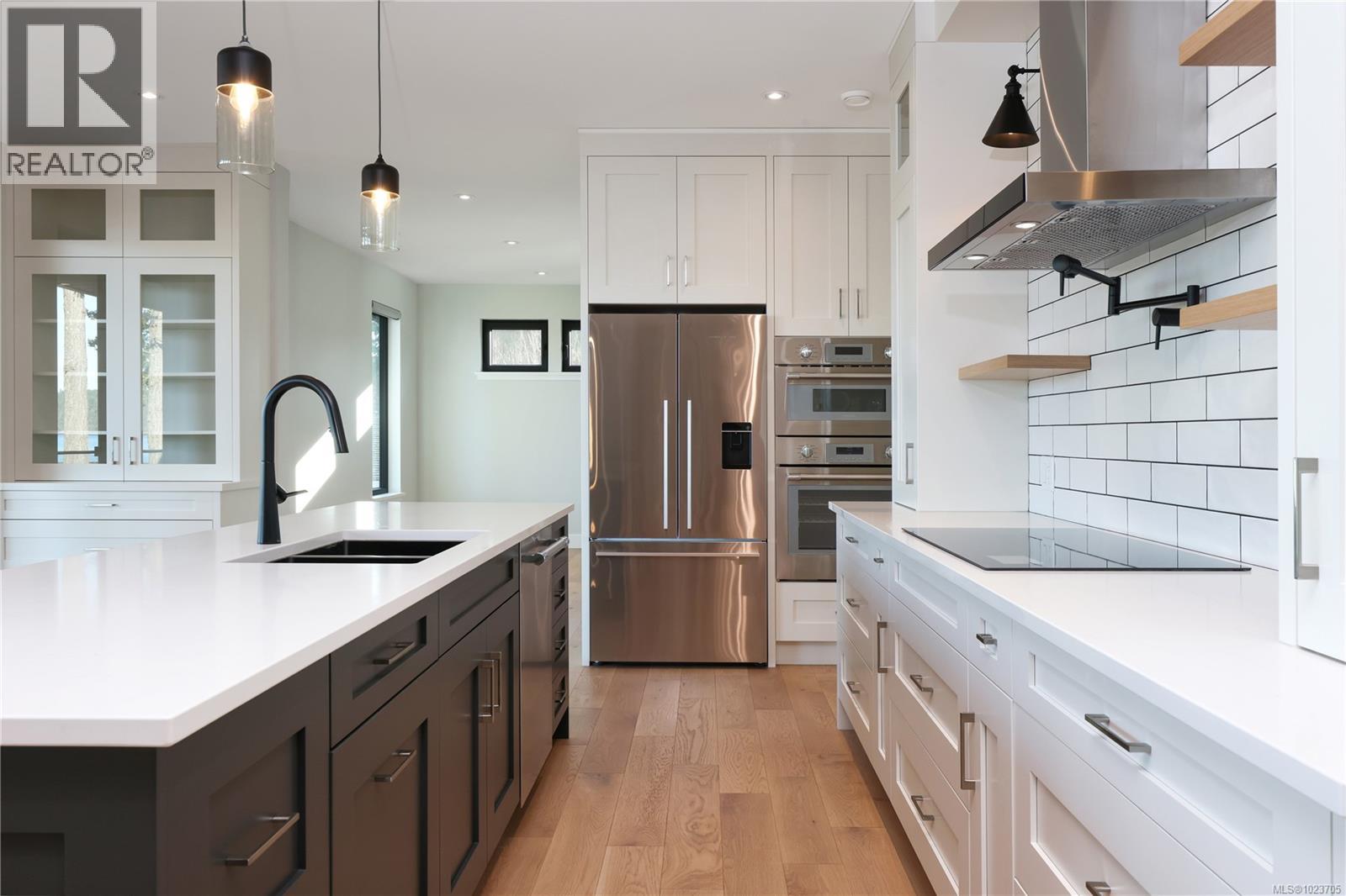 176 Baynes Dr, Fanny Bay