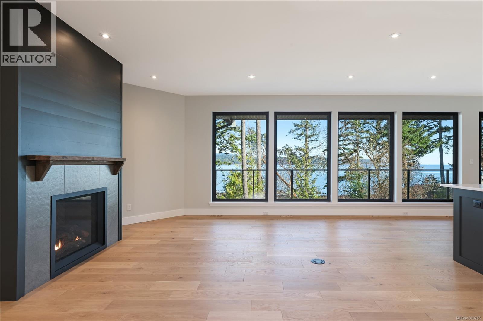 176 Baynes Dr, Fanny Bay