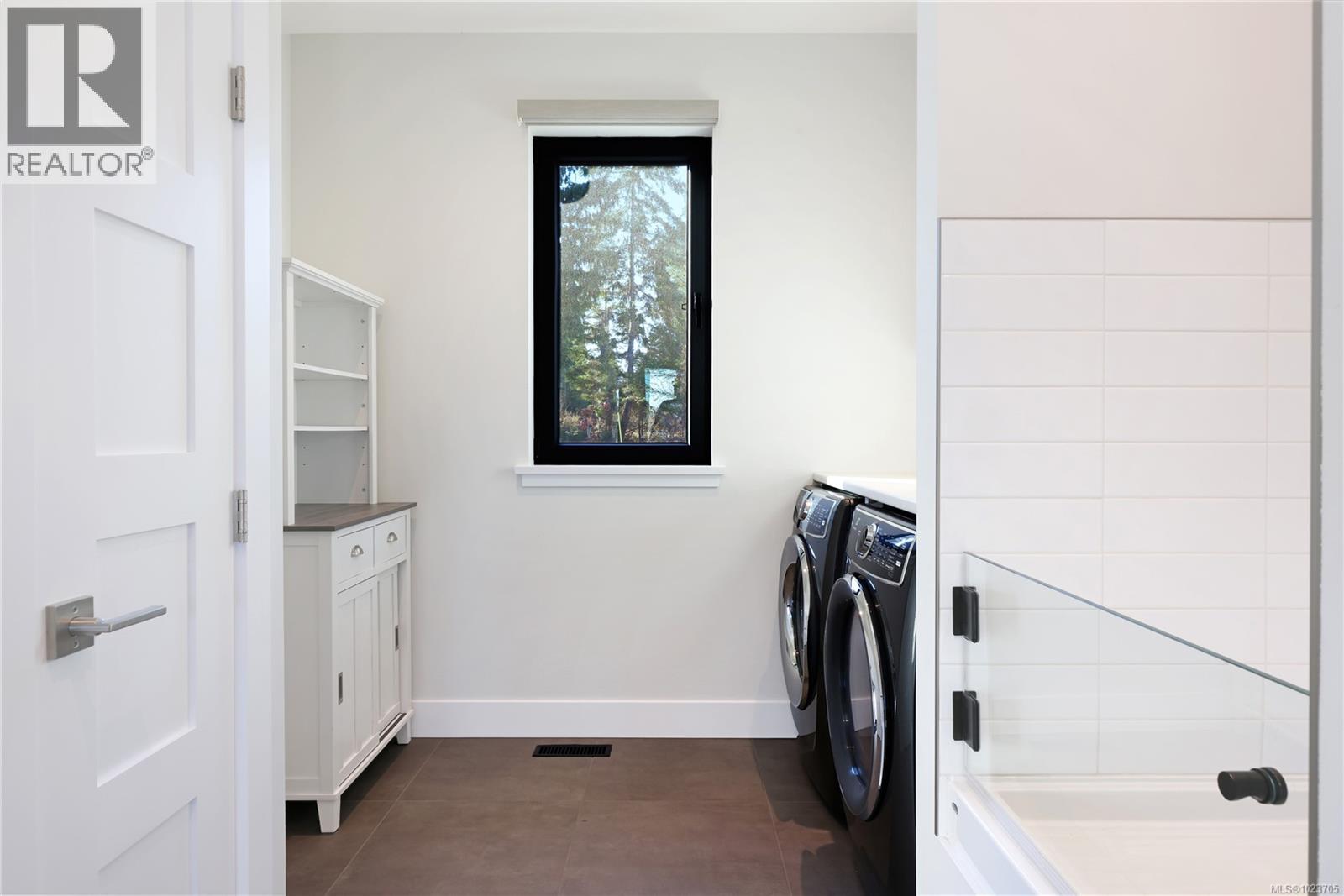 176 Baynes Dr, Fanny Bay