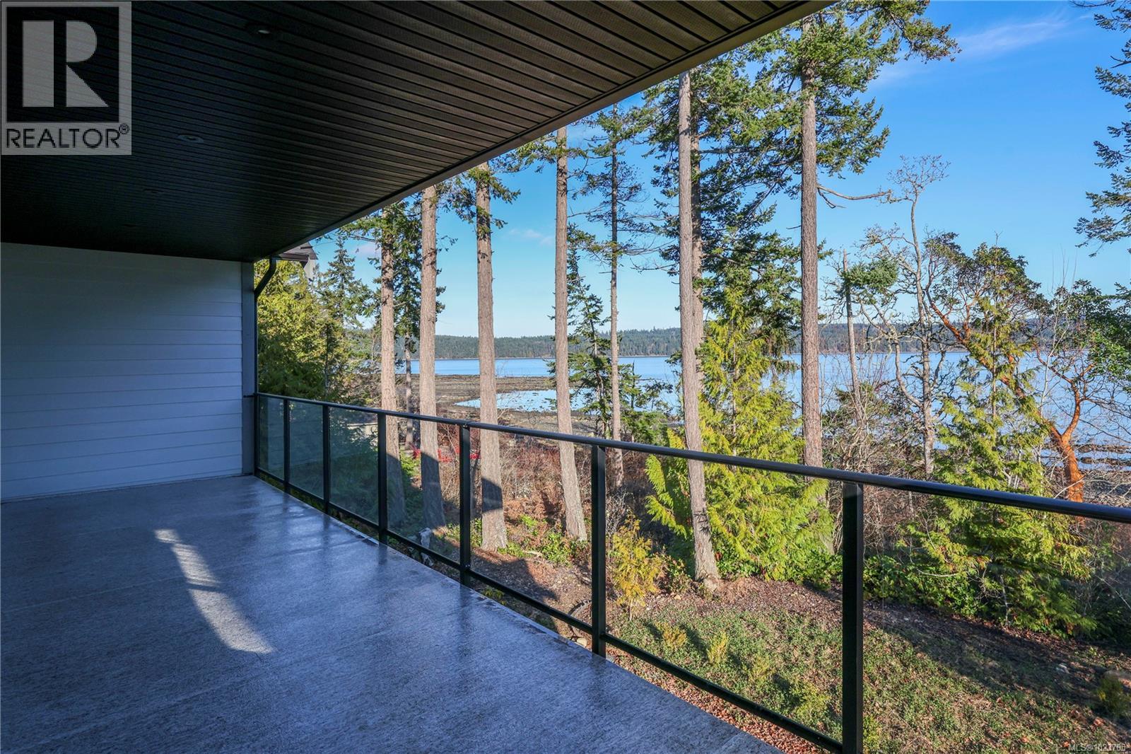 176 Baynes Dr, Fanny Bay