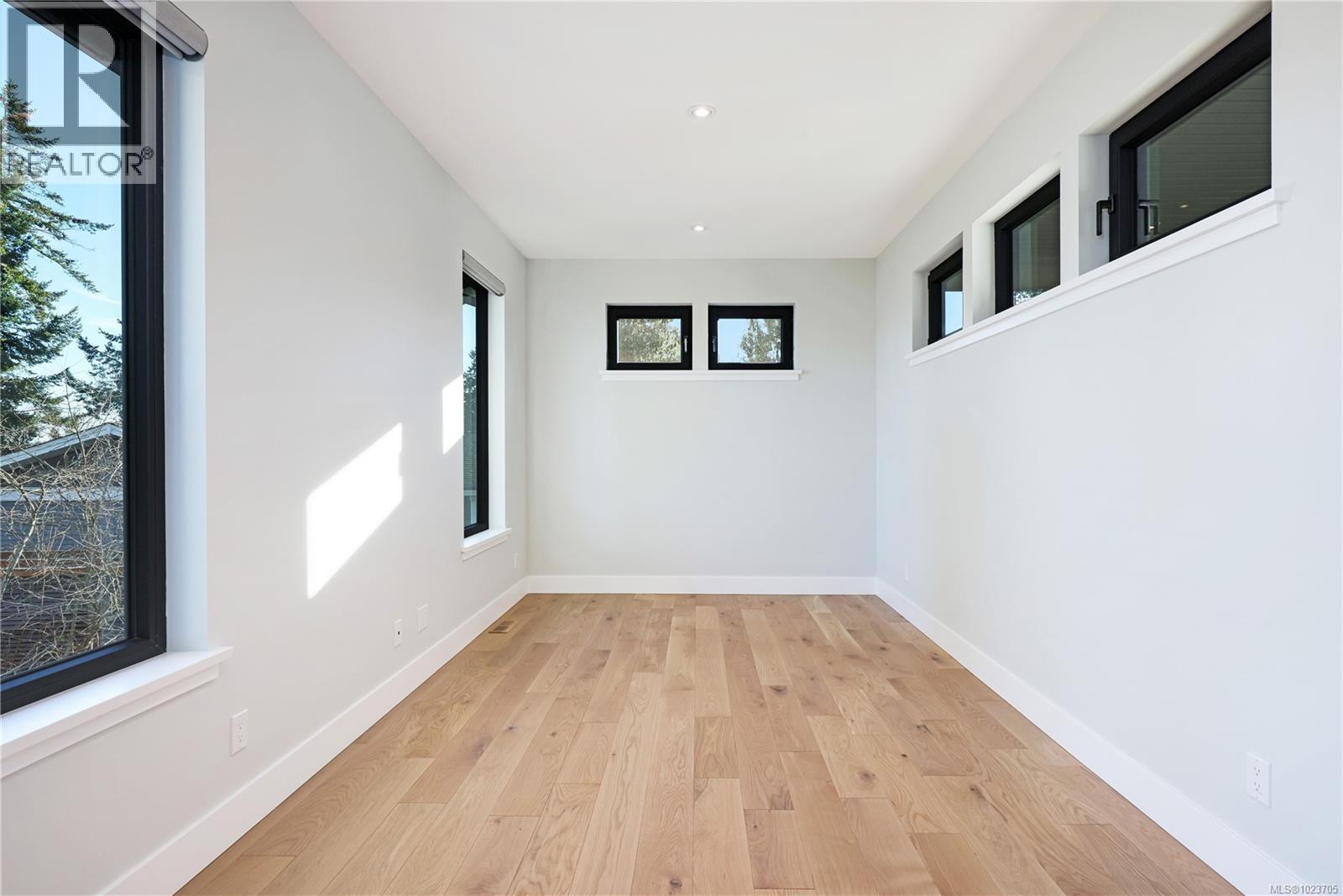 176 Baynes Dr, Fanny Bay