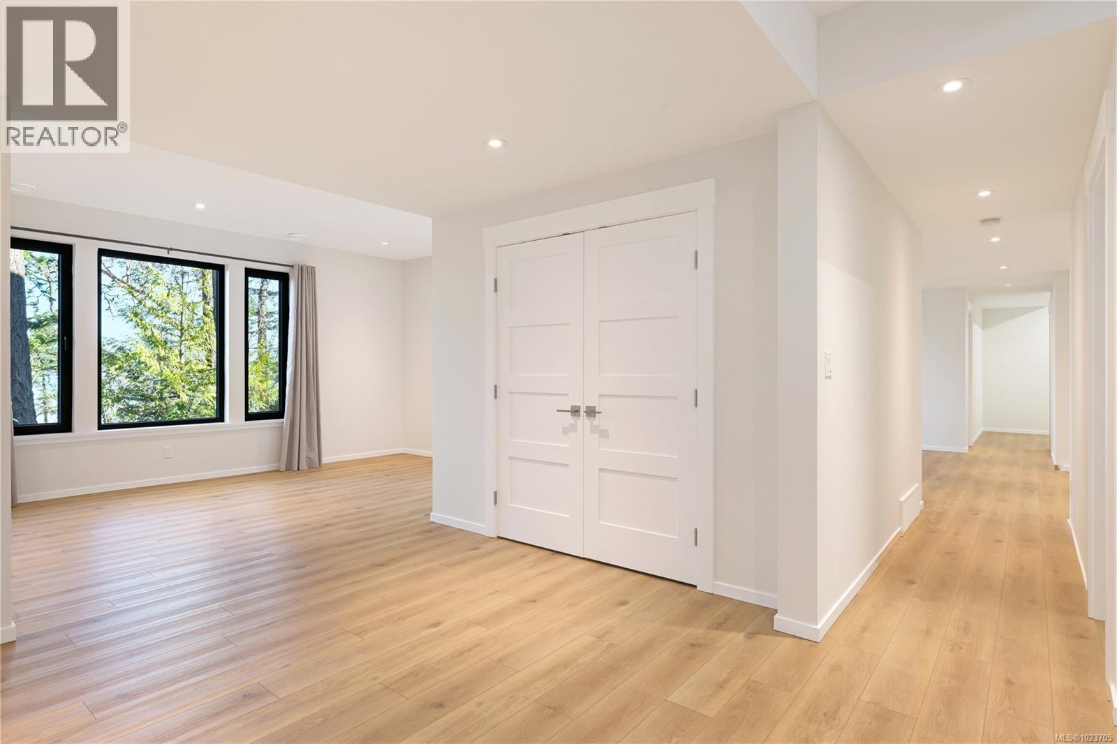 176 Baynes Dr, Fanny Bay