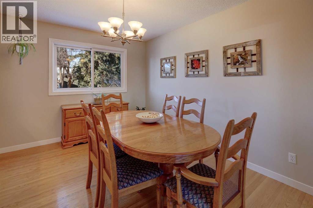 Single Family House for Sale in  Breen Crescent NW Brentwood Calgary 