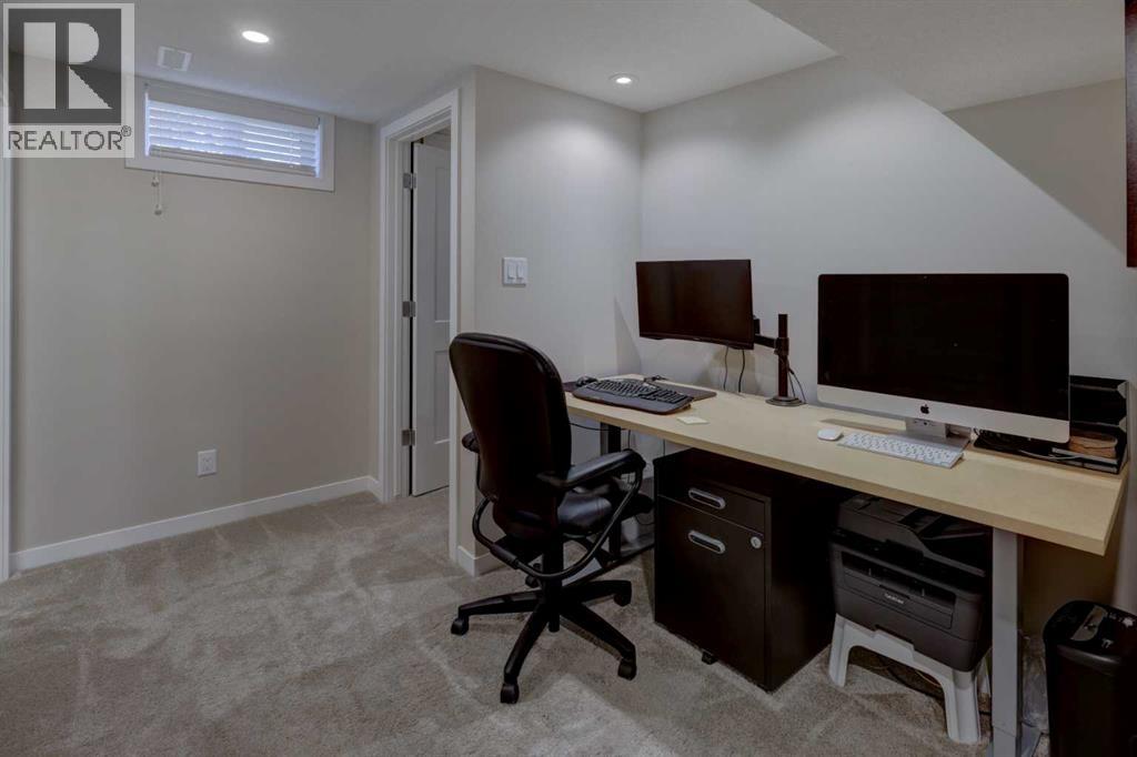 Single Family House for Sale in  Breen Crescent NW Brentwood Calgary 