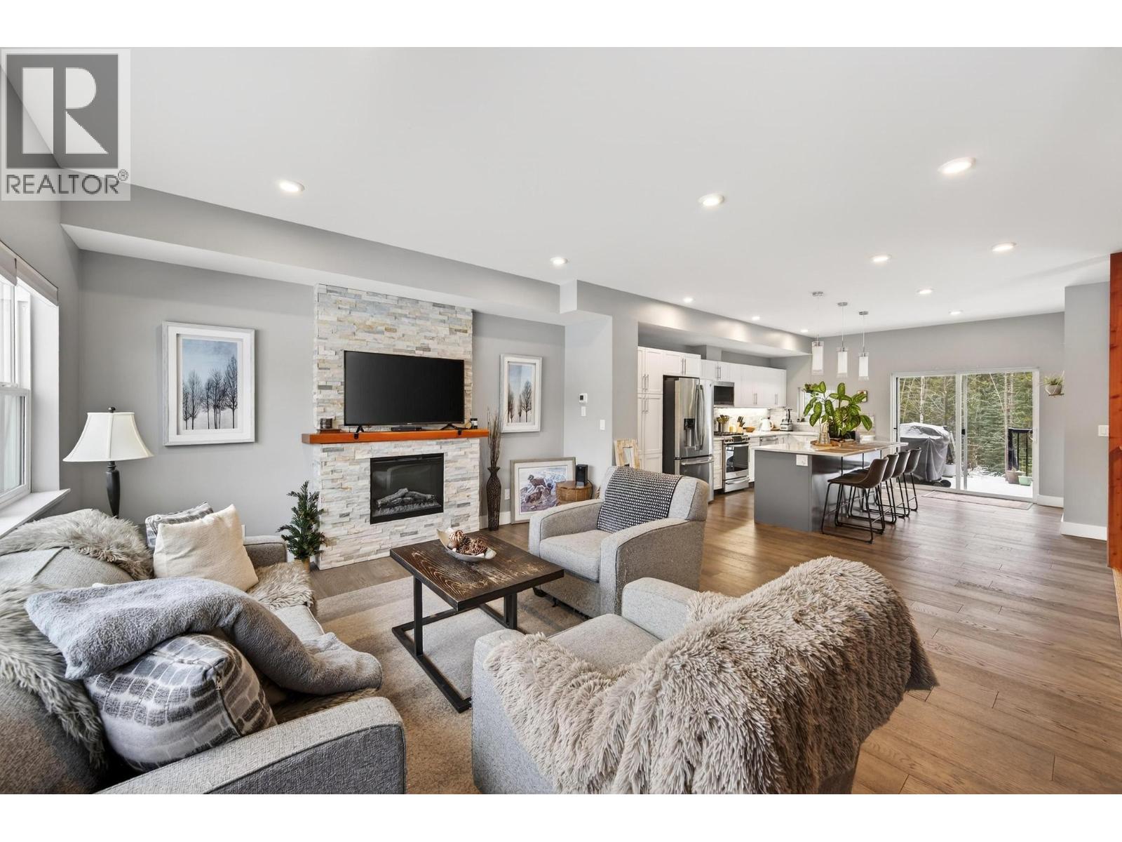 #4 1512 GRANITE Drive - 21
