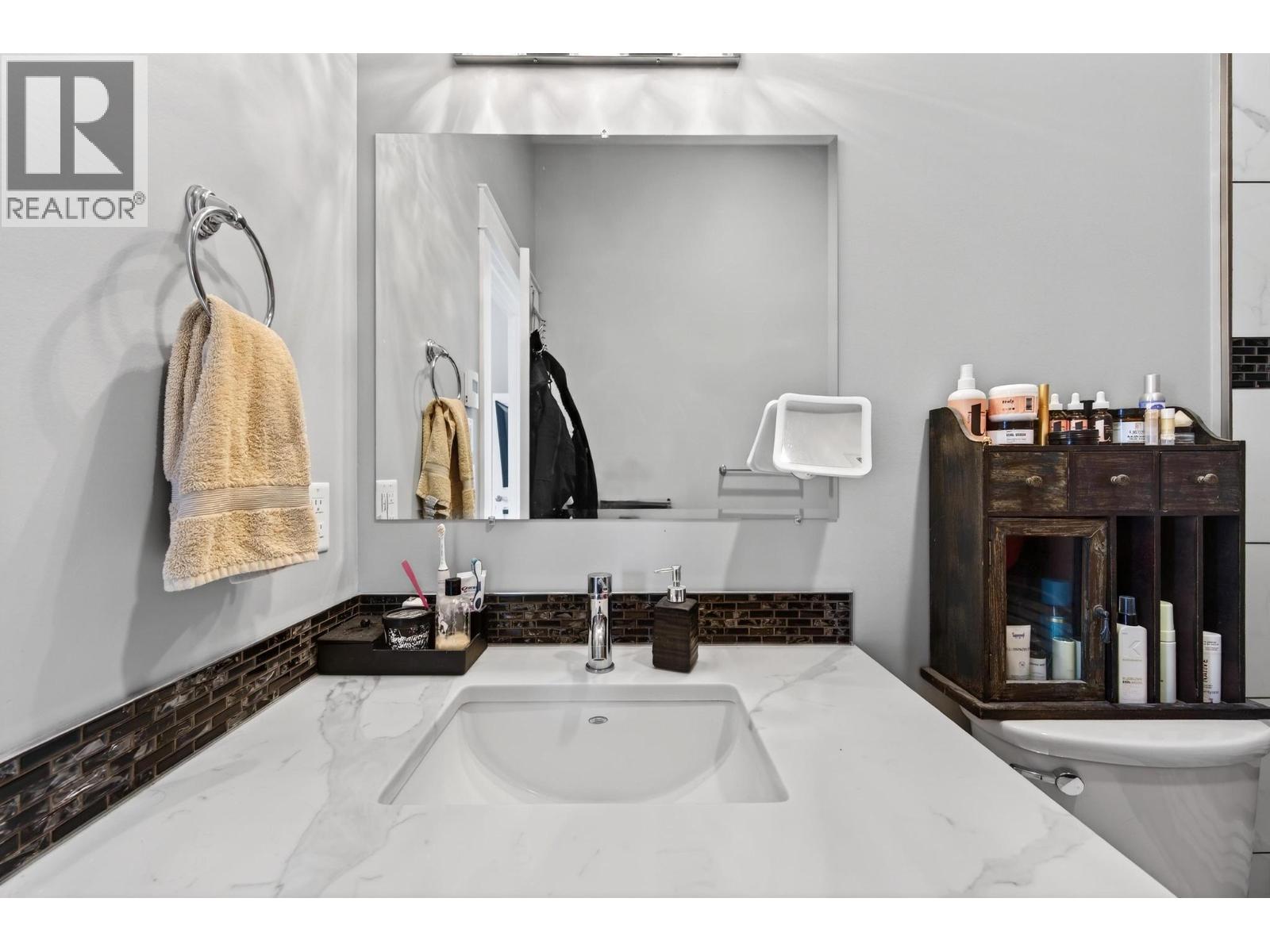 #4 1512 GRANITE Drive - 32