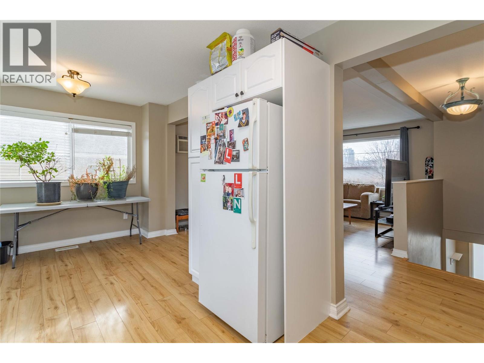 885 Walrod Street - 7