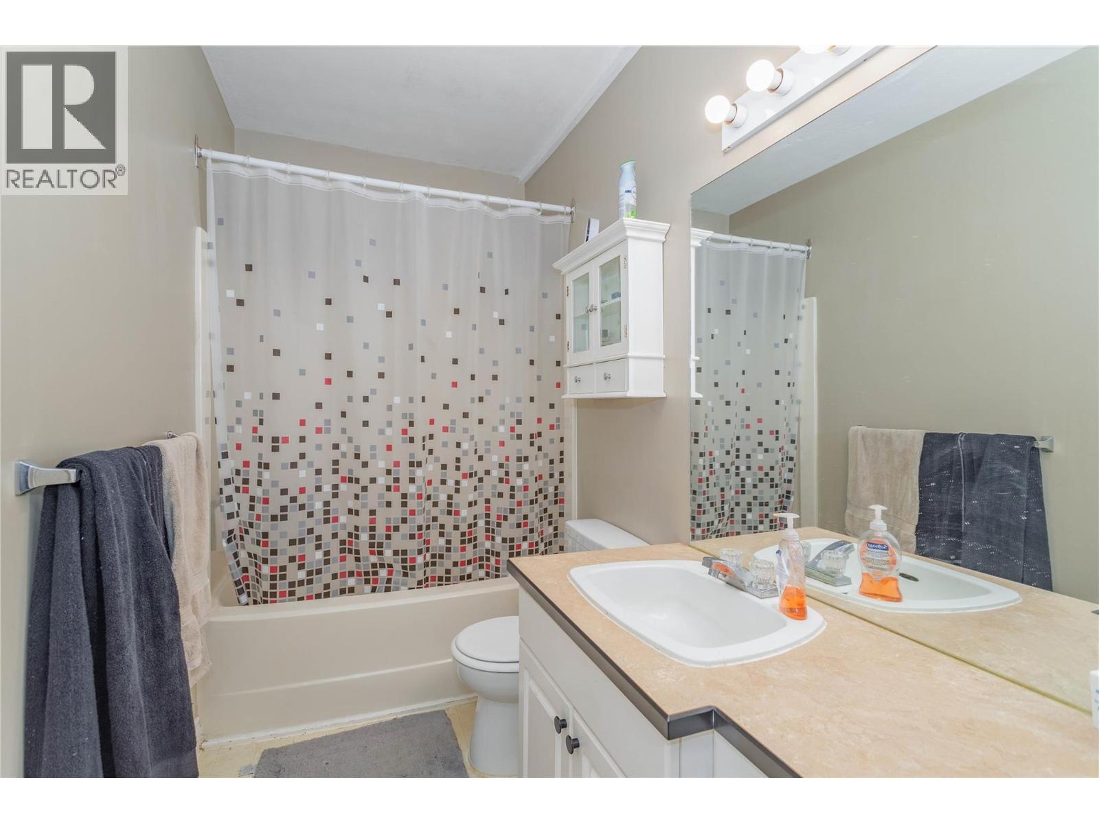 885 Walrod Street - 10