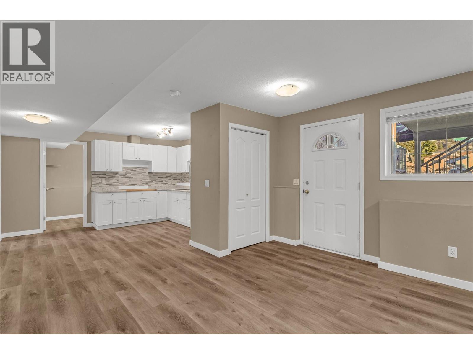 885 Walrod Street - 19