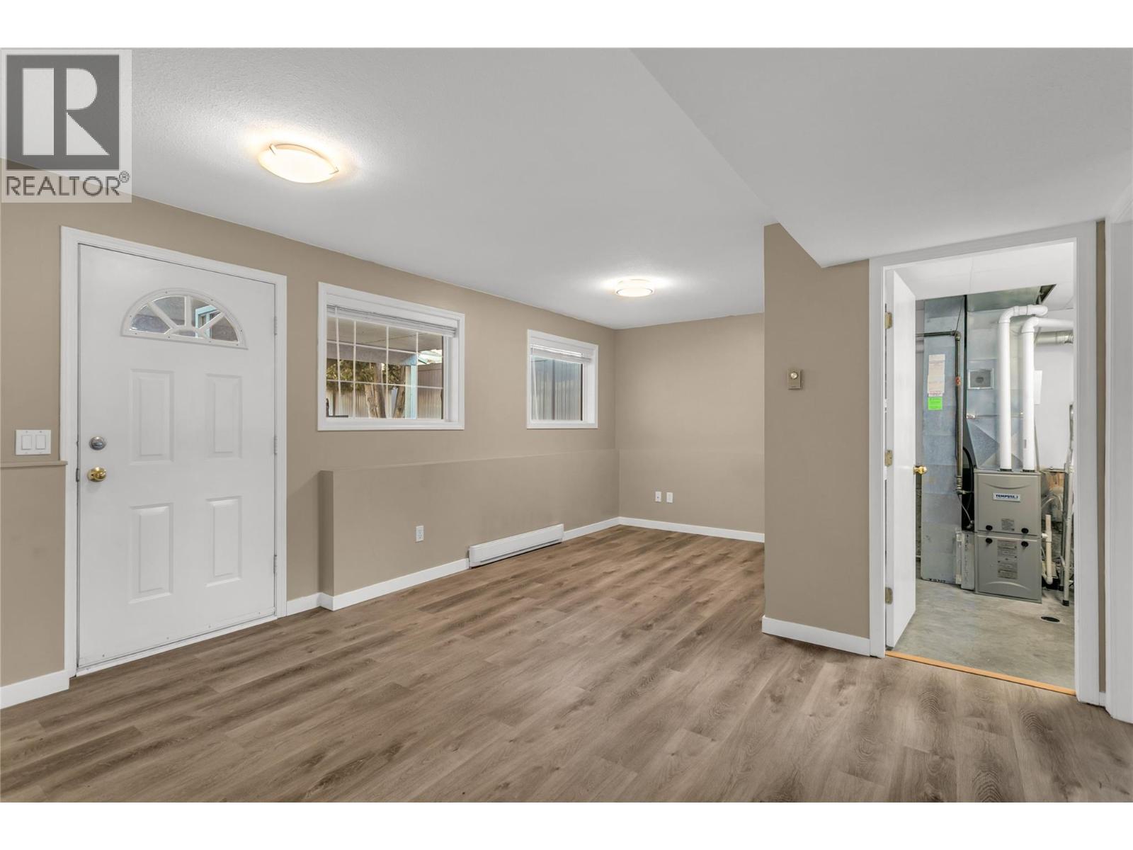 885 Walrod Street - 16