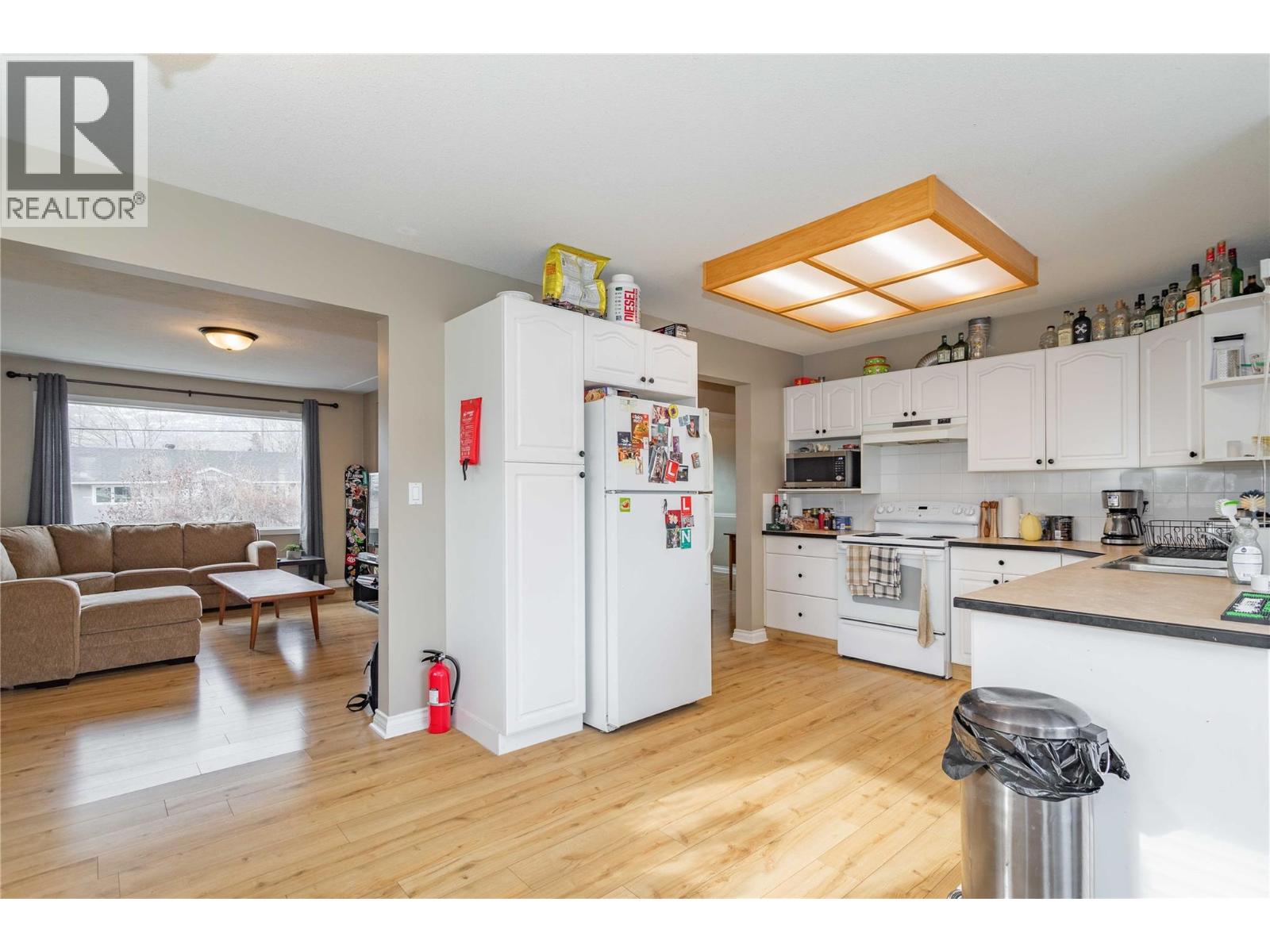 885 Walrod Street - 6