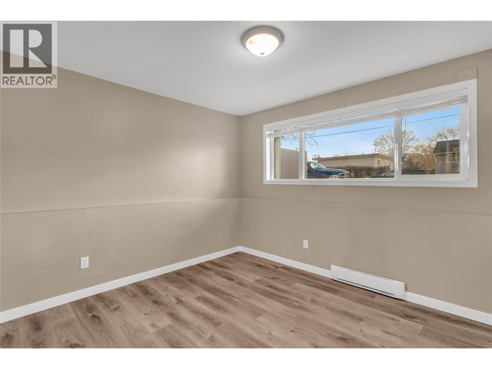 885 Walrod Street - 21