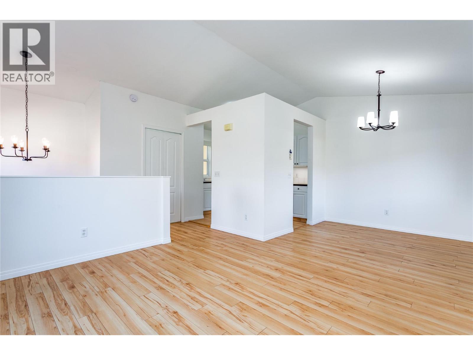 885 Walrod Street - 33