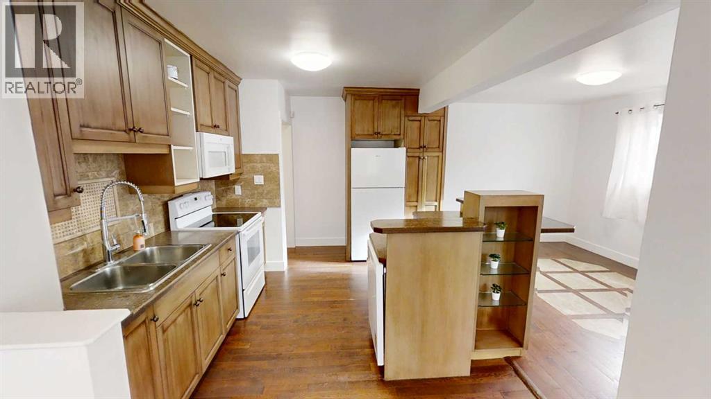 Single Family House Bungalow for Sale in   Avenue S Victoria Park Lethbridge 