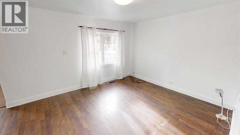 Single Family House Bungalow for Sale in   Avenue S Victoria Park Lethbridge 