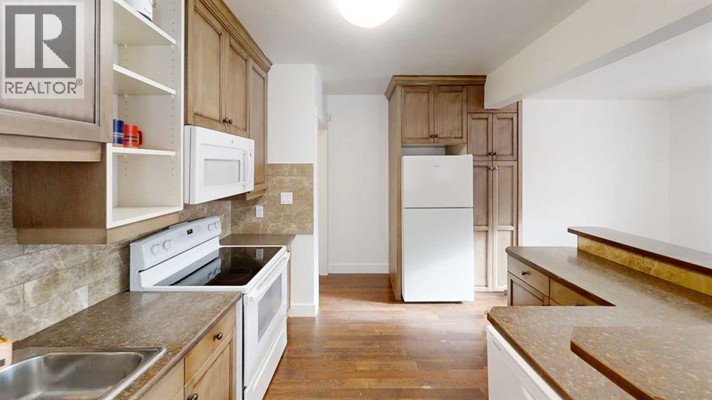 Single Family House Bungalow for Sale in   Avenue S Victoria Park Lethbridge 