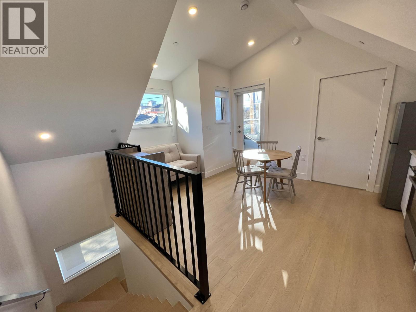 House in Vancouver - Image 8