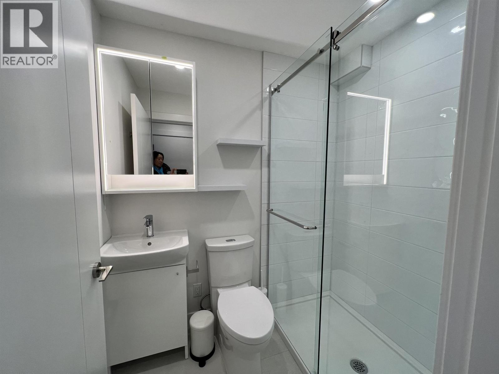 House in Vancouver - Image 12