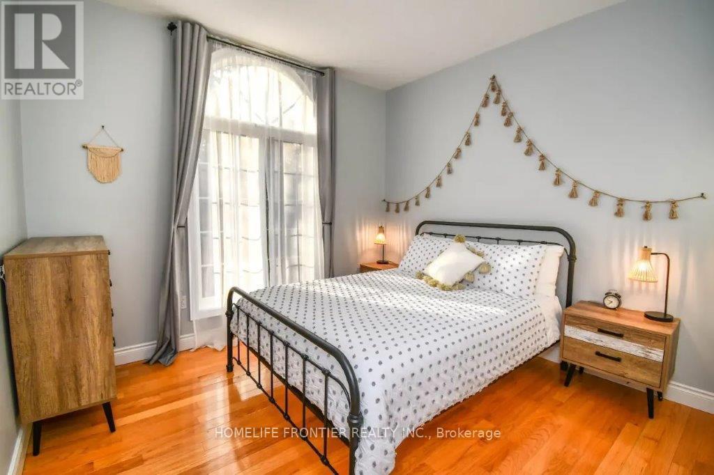 42 FOREST CIRCLE - 28