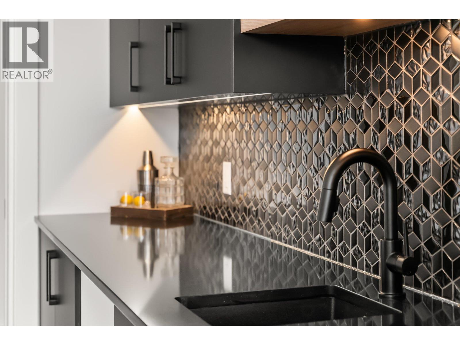  901 Melrose Street, Kelowna