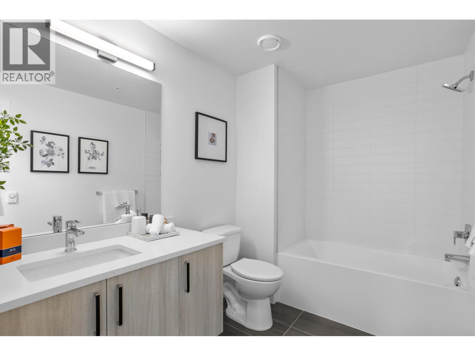 604 2002 ST. GEORGE STREET, Port Moody