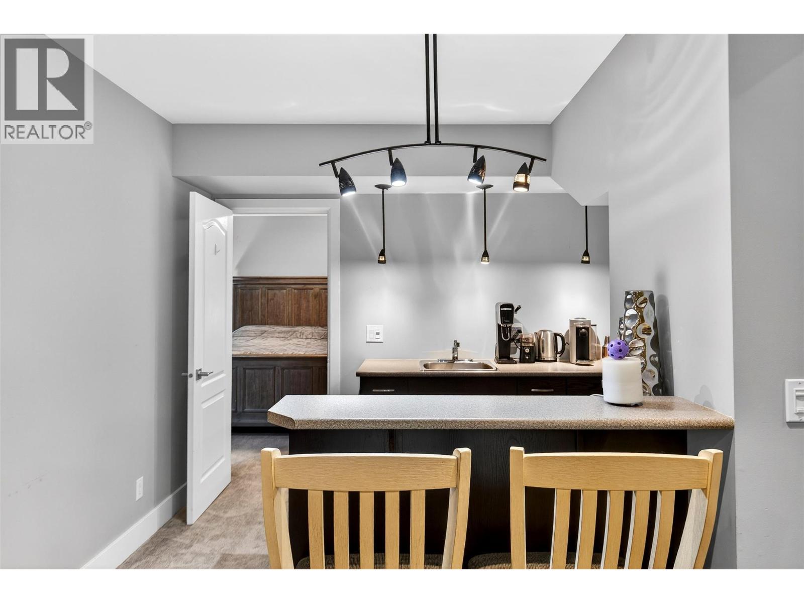 109 2220 Shannon Ridge Drive, West Kelowna