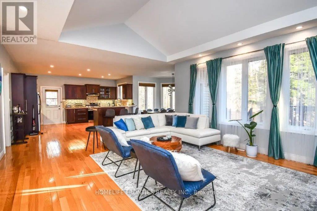 42 FOREST CIRCLE - 21