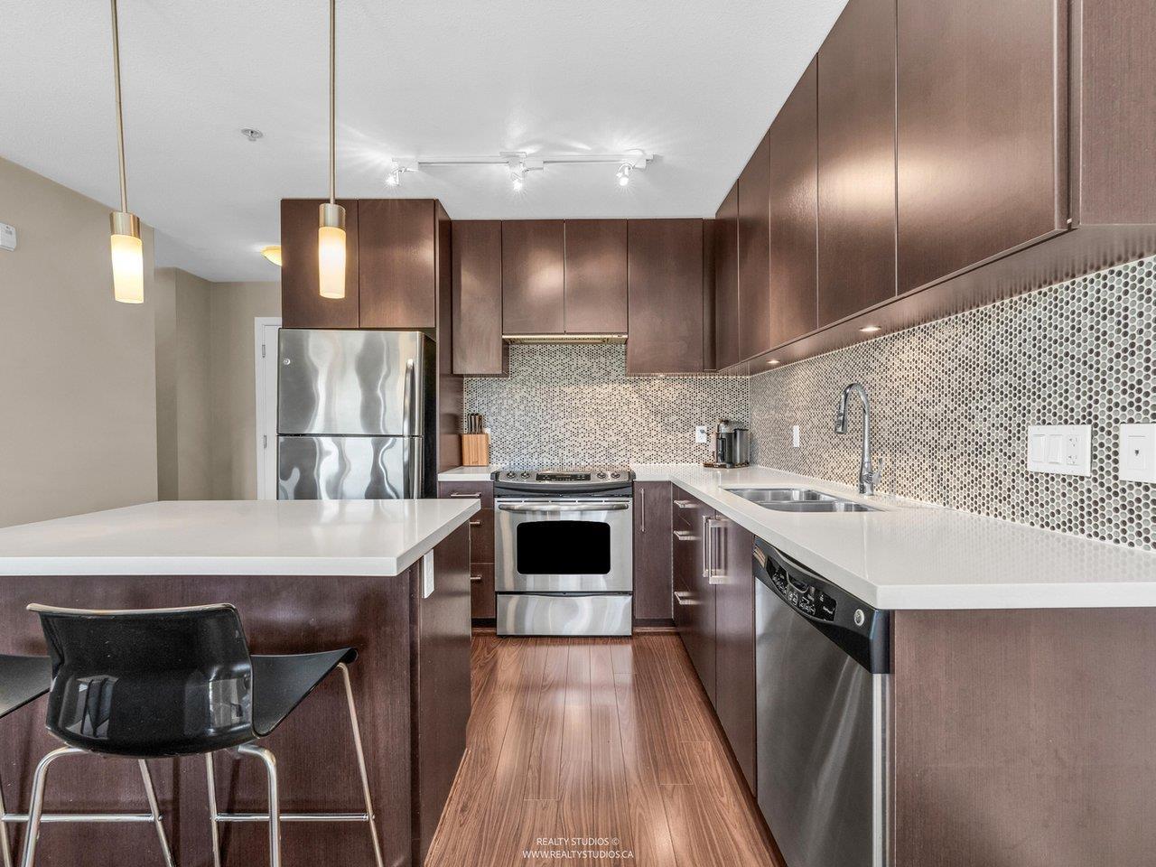 414 15735 CROYDON DRIVE