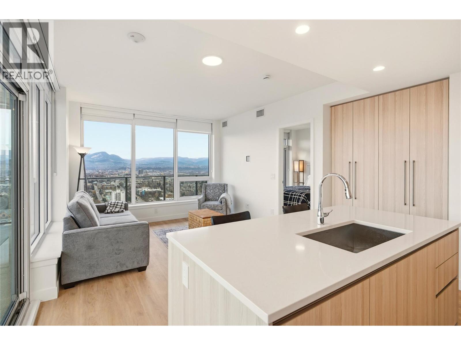 #3402 1626 Water Street - 6