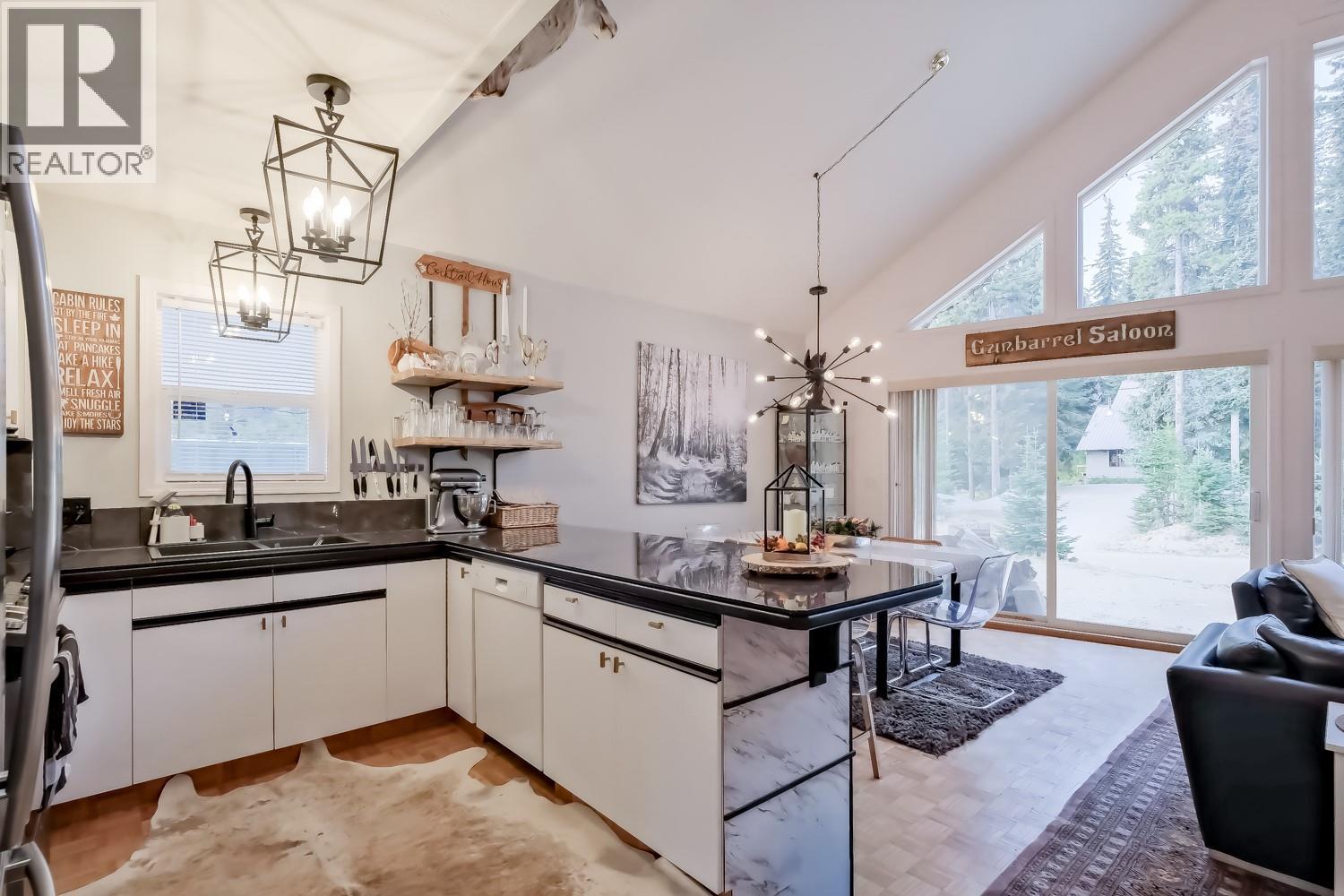 137 Whitetail Road Unit# 1, Apex Mountain