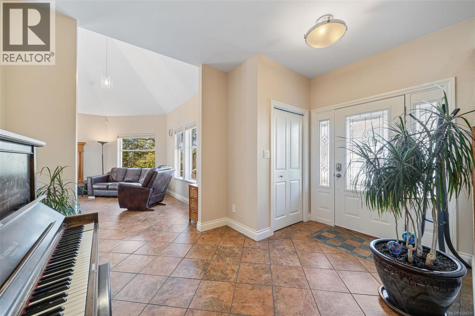  1286 Ocean View Drive, Saanich