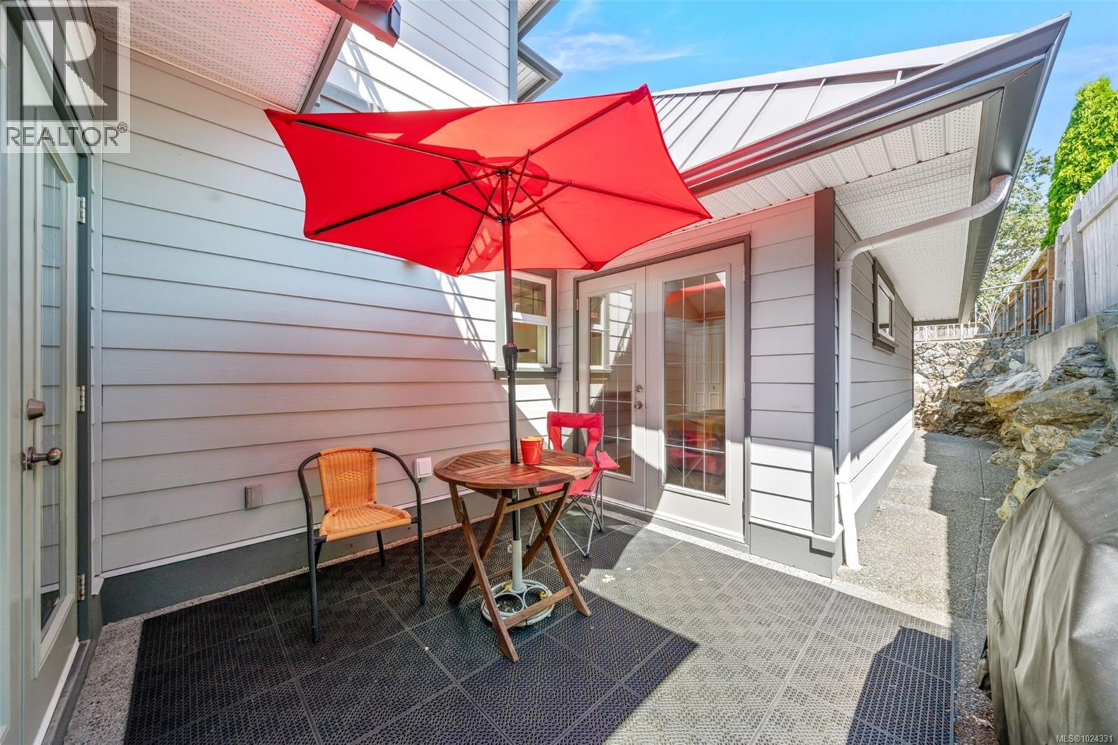  1286 Ocean View Drive, Saanich