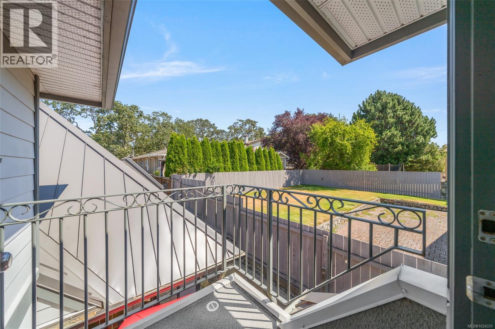  1286 Ocean View Drive, Saanich