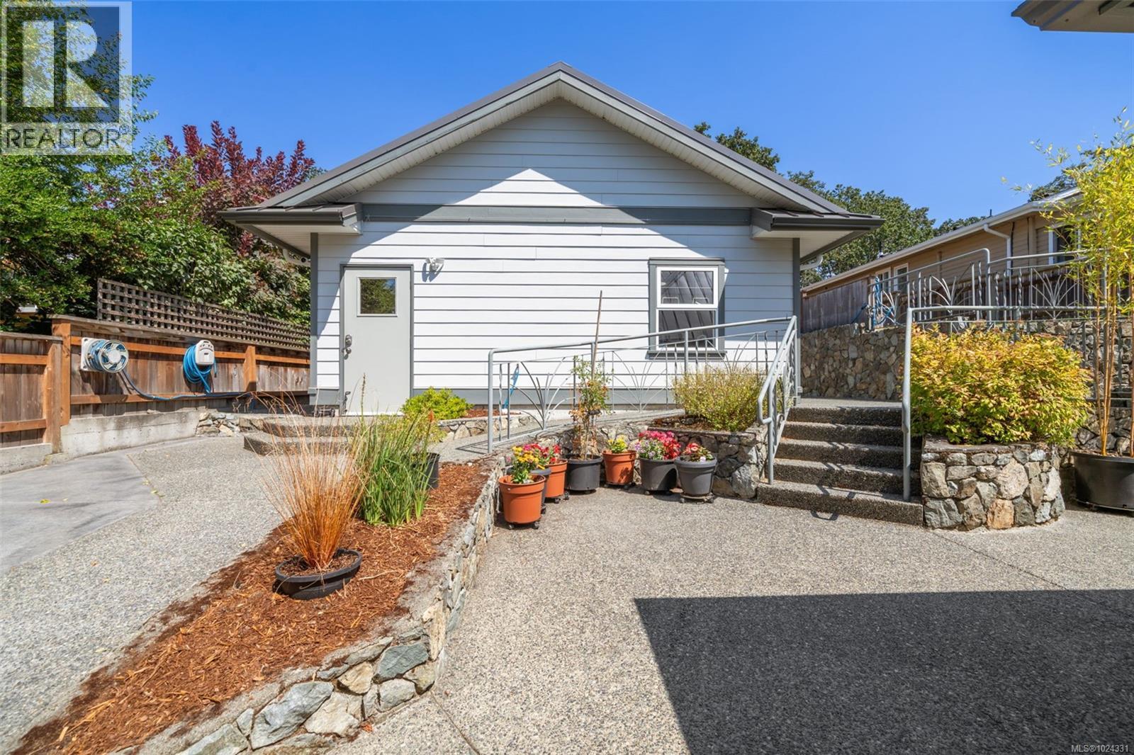  1286 Ocean View Drive, Saanich