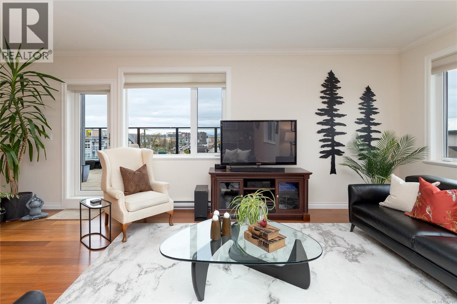 PH402 2409 Bevan Avenue, Sidney