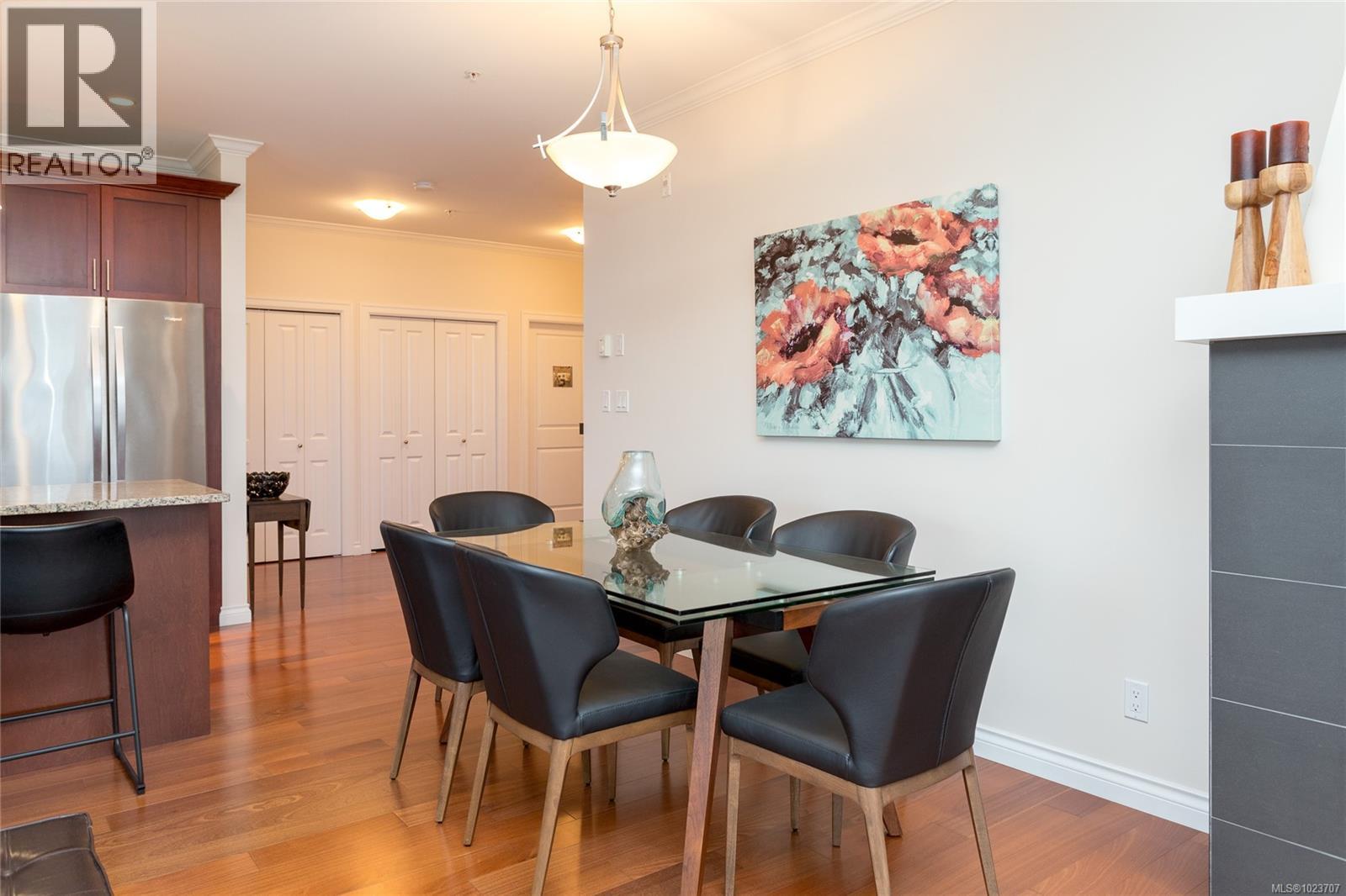 PH402 2409 Bevan Avenue, Sidney