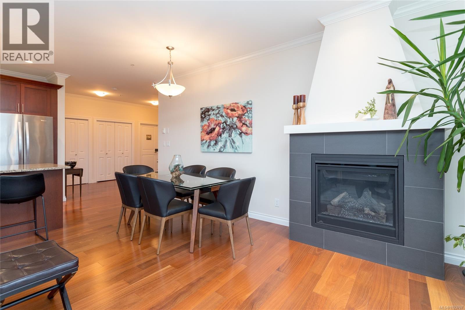 PH402 2409 Bevan Avenue, Sidney