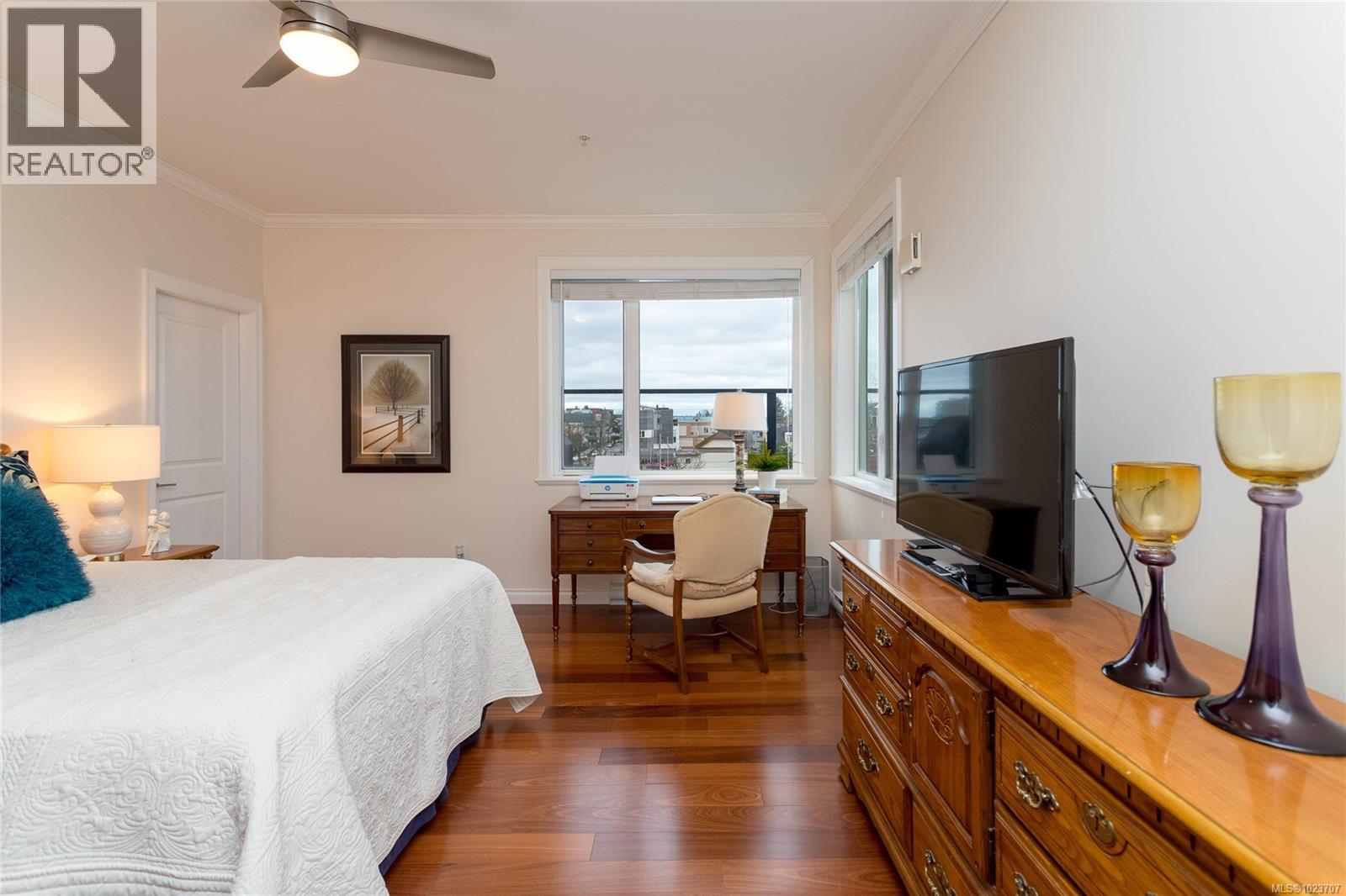 PH402 2409 Bevan Avenue, Sidney