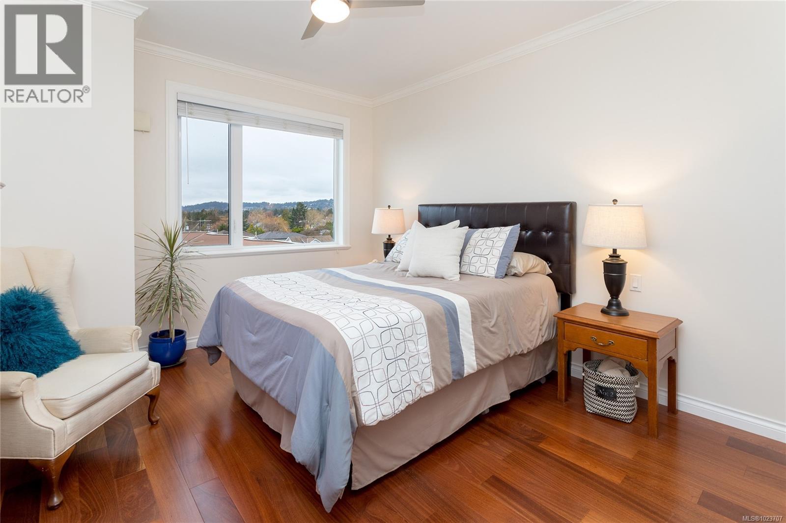 PH402 2409 Bevan Avenue, Sidney