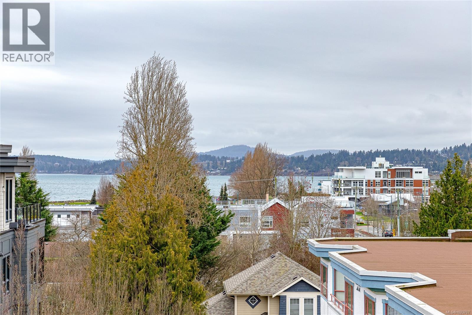 PH402 2409 Bevan Avenue, Sidney