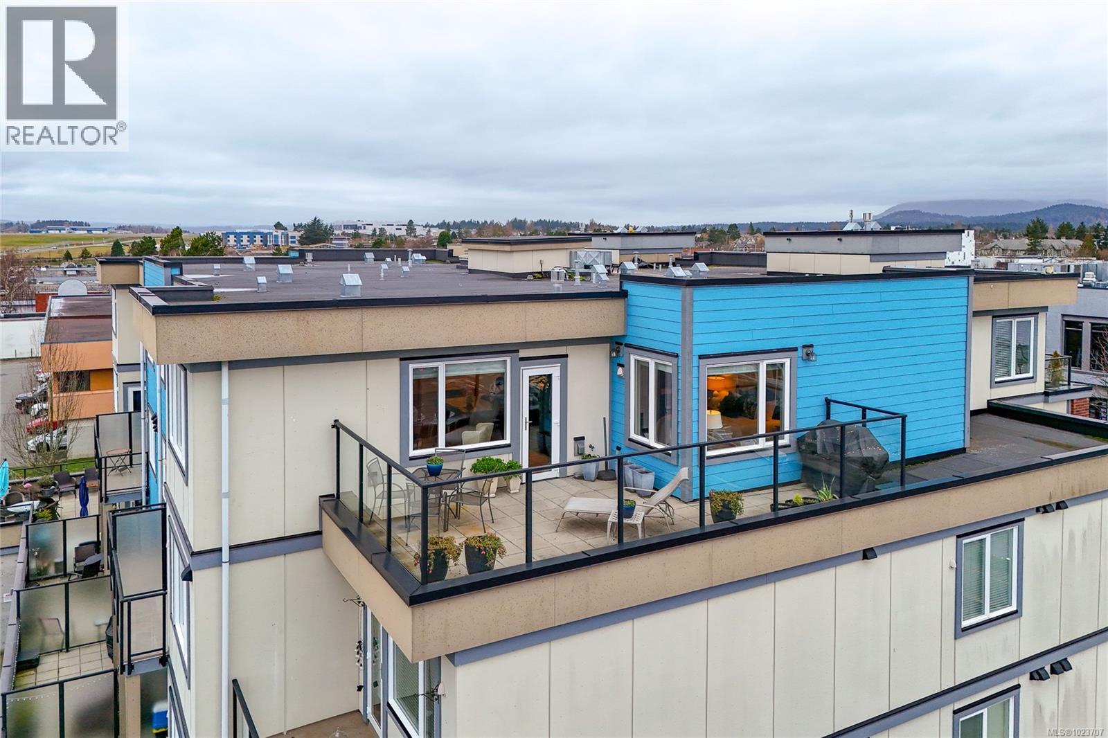 PH402 2409 Bevan Avenue, Sidney