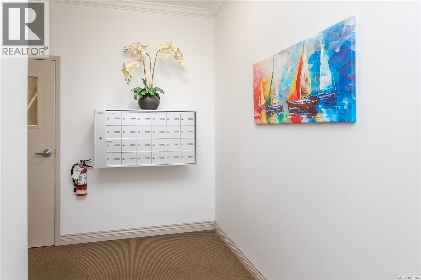 PH402 2409 Bevan Avenue, Sidney