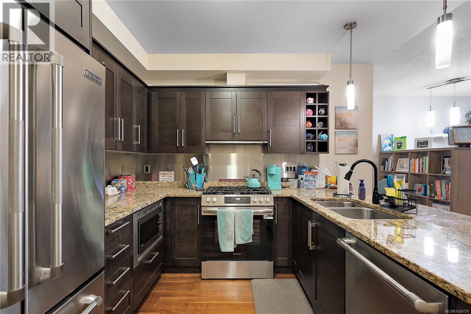 S204 737 Humboldt Street, Victoria