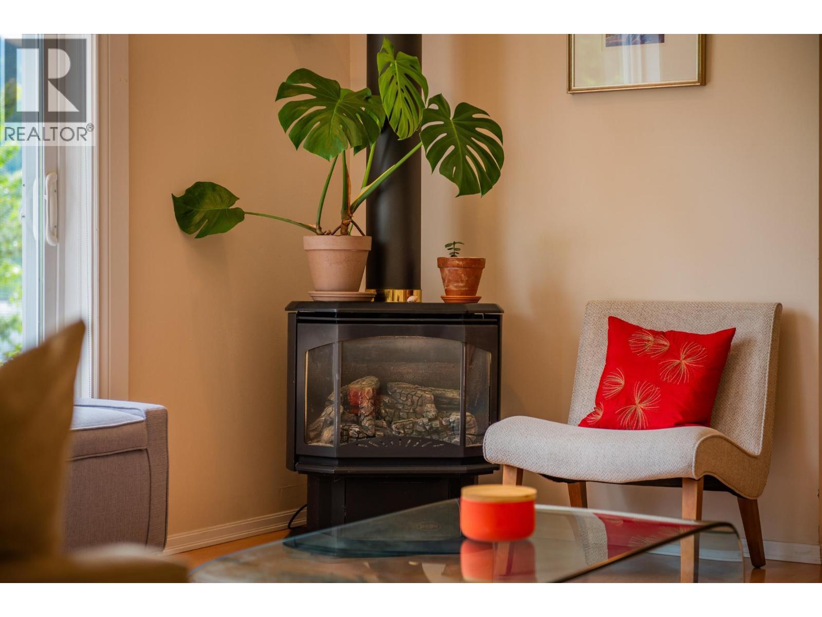 606 JORGENSEN Road, Nelson