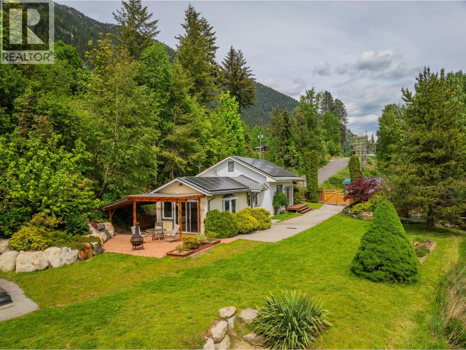 606 JORGENSEN Road, Nelson