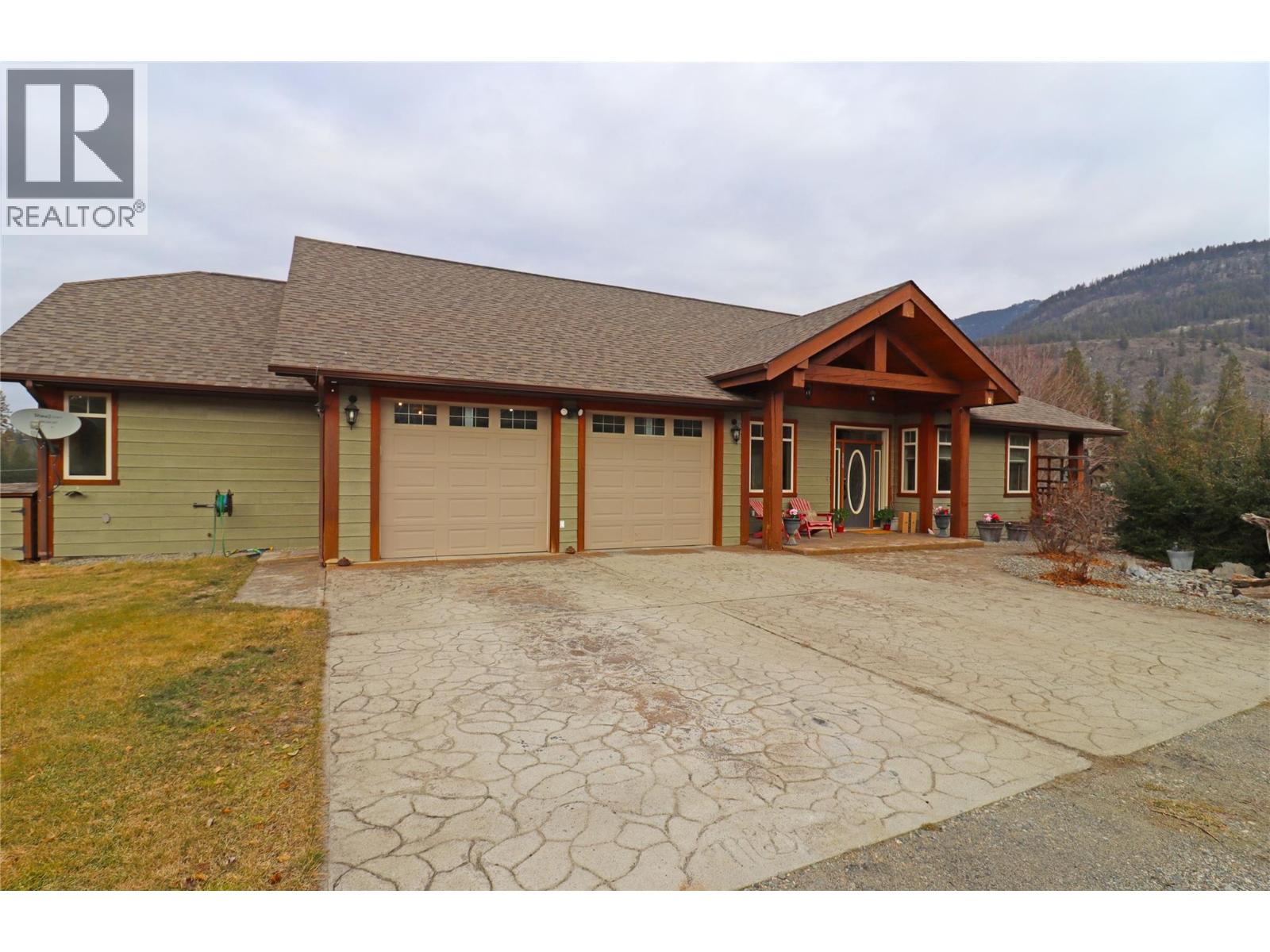 250 1ST Avenue, Christina Lake